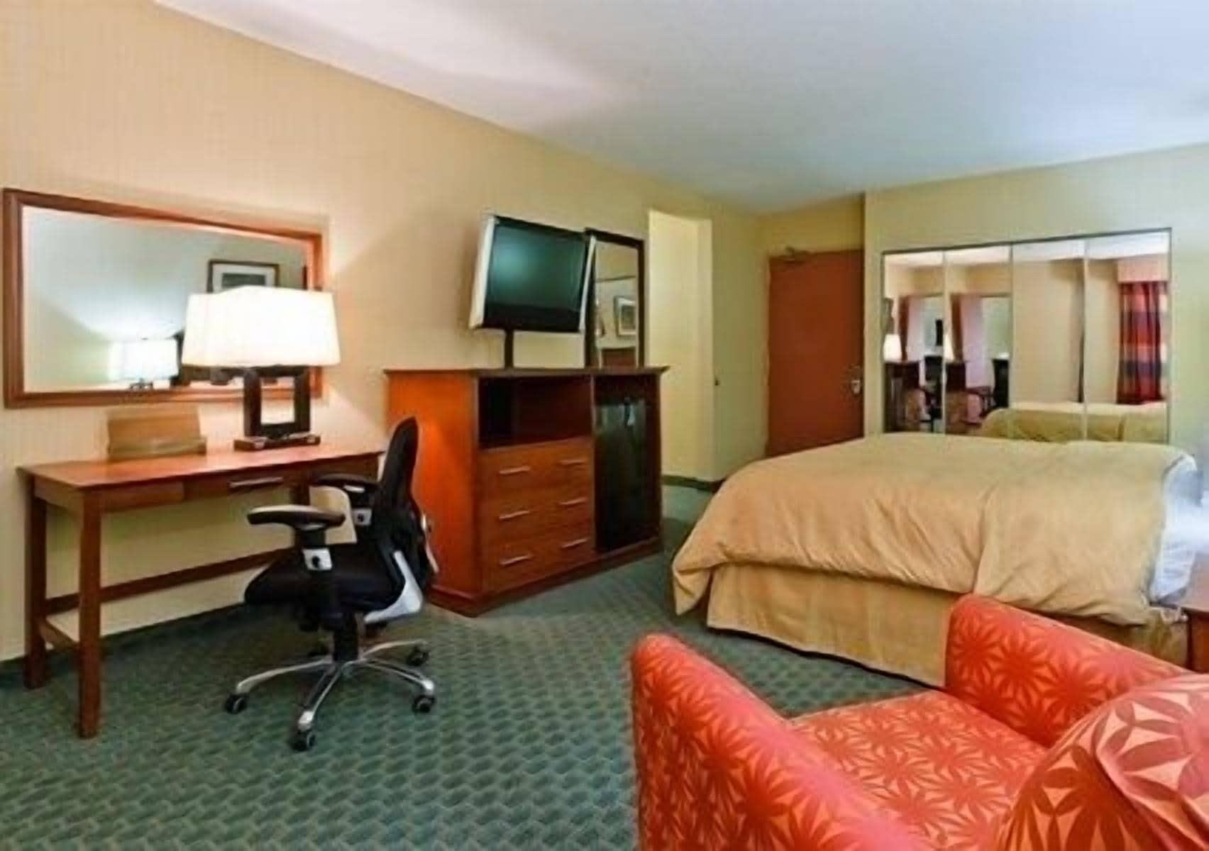 Quality Inn And Conference Center Greeley Downtown Εξωτερικό φωτογραφία